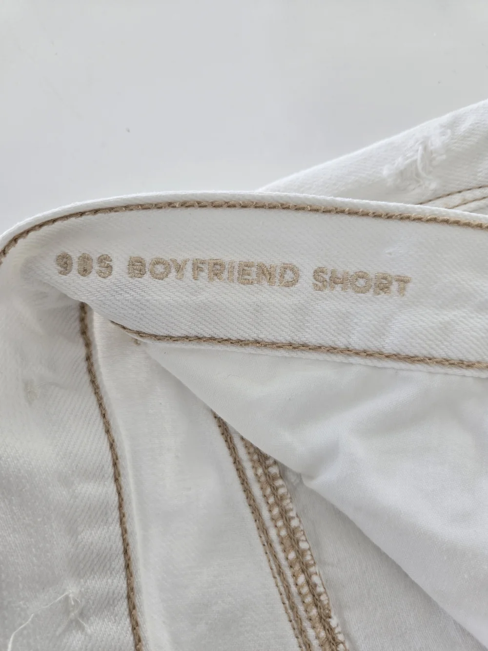 American Eagle 90s Boyfriend Shorts Raw Hem White Denim Distressed Size 2